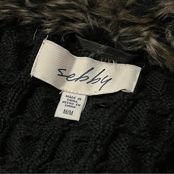 Sebby Sleeveless Faux Fur w/Cable Knit Size Medium - Picture 5 of 7